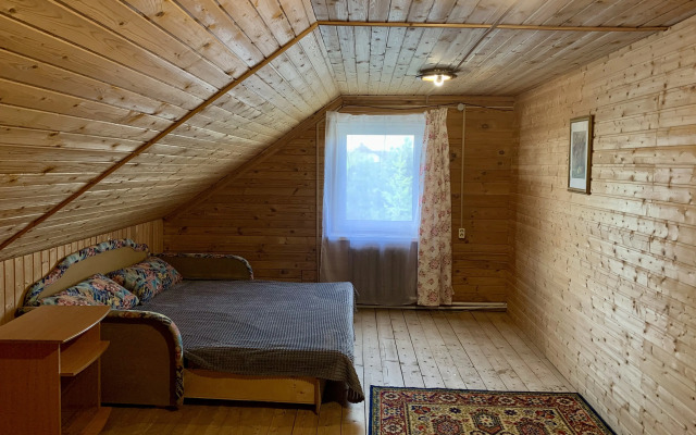 S Otdelnym Vkhodom I Zaezdom Private house