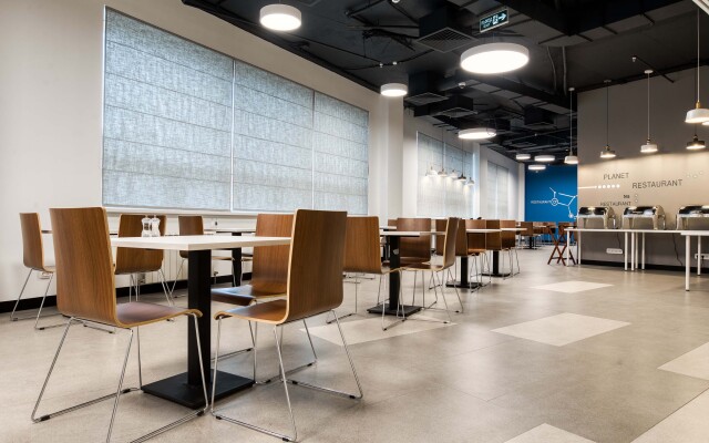 Planeta IQ Hotel