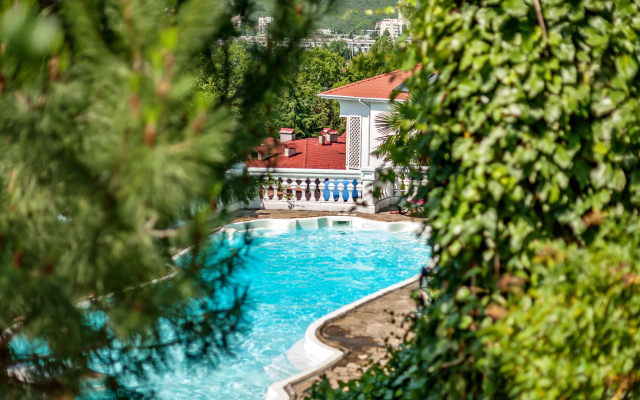 Bon Maison  Boutique Hotel