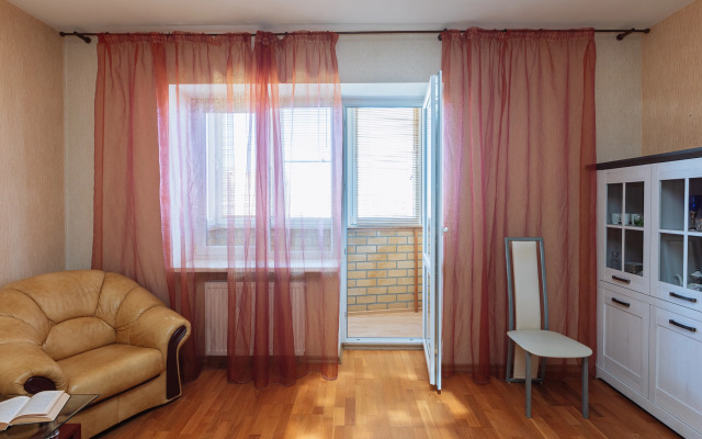 Prostornaya I Uyutnaya Dvukhkomnatnaya Flat