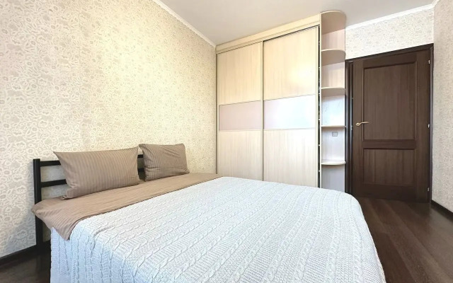 Dvukhkomnatnaya s balkonom na Pritomskom Flat