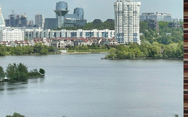 Апартаменты Евродвушка в городе с видом на лес и пляж