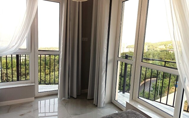Dvukhkomnatnaya S Panoramnym Vidom Na Yaltinskuyu Bukhtu.Flat