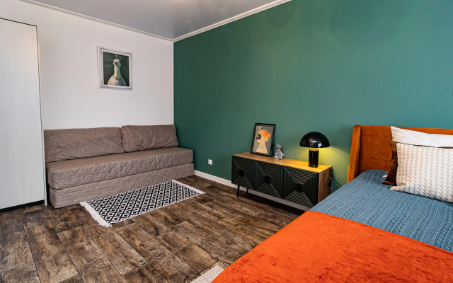 Квартира 2 Ночи на улице Генерала Трошева 25