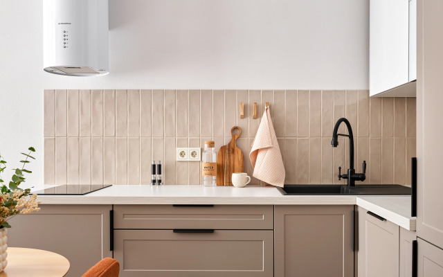 Tot samyiy dom s zolotoy arkoy Flat