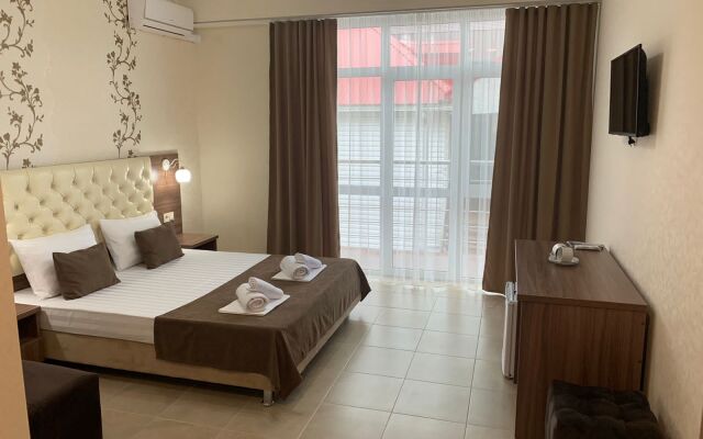 Golden Plaza Hotel