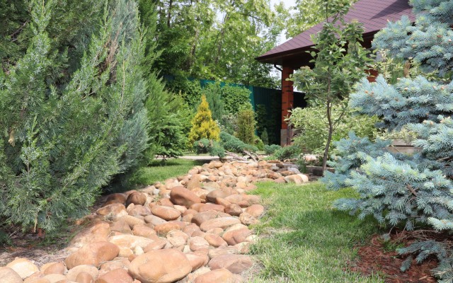 Shale Pinebrook Kruglogodichno Utopayuschiy V Zeleni S Sezonnym Basseynom Dlya Semeynogo Otdykha U Reki Don Private House