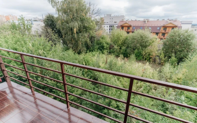 Апартаменты 2-к квартира Каракозова 10