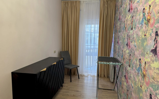 276 prostornaya u morya s balkonom Flat