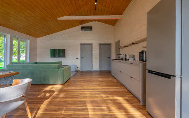 Friends & Family Guest House
