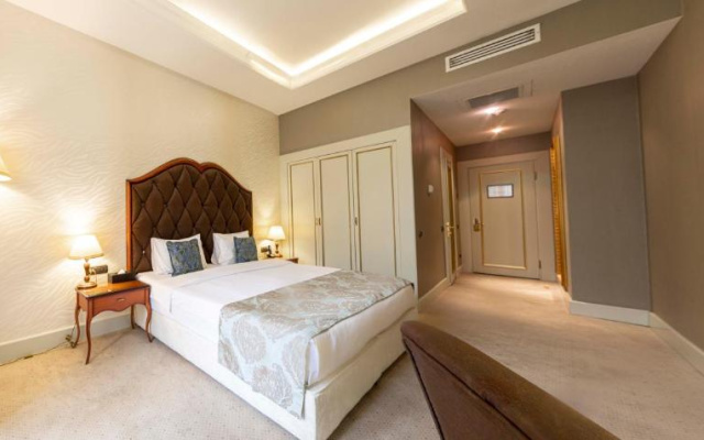 Sapphire Inn
