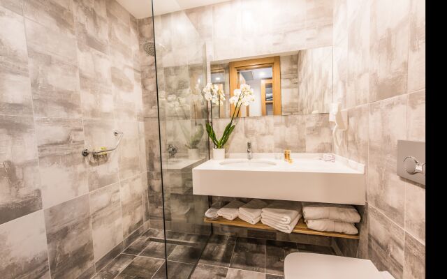 Ingate Suite Hotel
