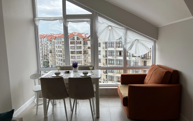 Yarkaya S Kusochkom Morya Flat