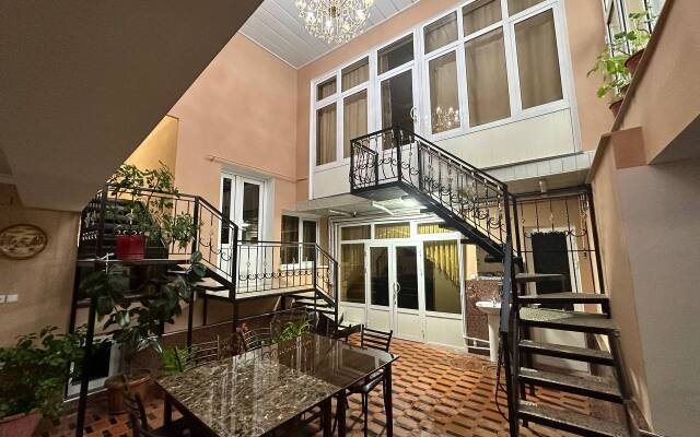 Chehra Private house