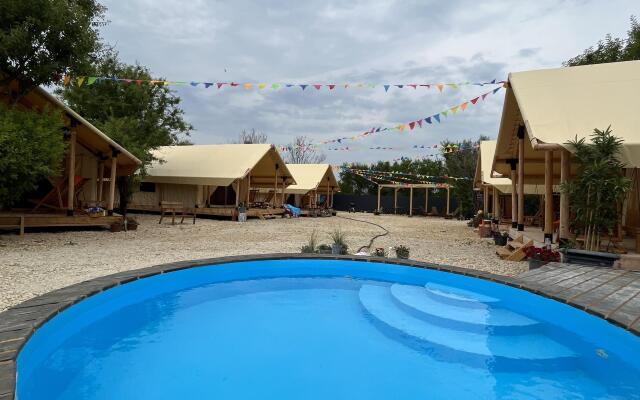 Gosti Glamping