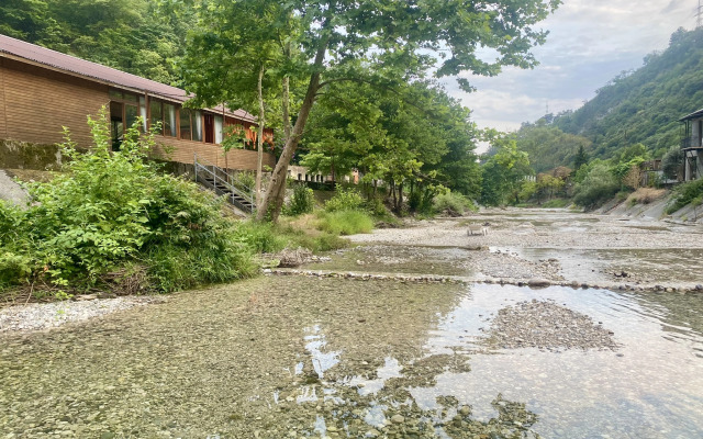 Zhoekvara Hotel