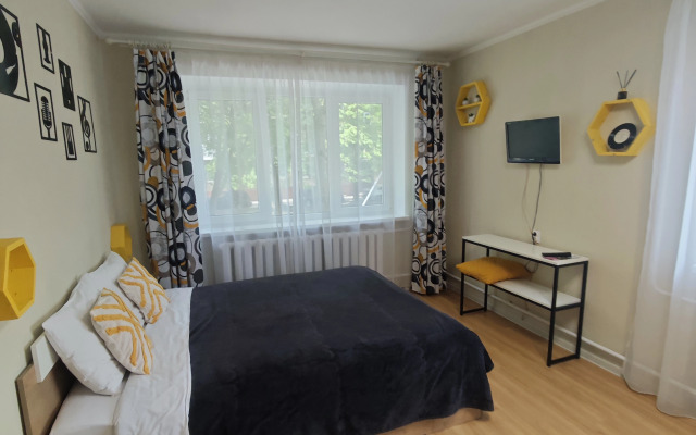 Uyutnoe mesto u Rybnoj derevni Flat
