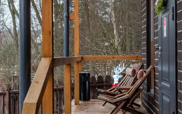 Частный дом с бaнeй на дpoвaх Harmony