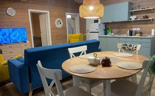 Частный дом комфортный со столом для пинг-понга и батутом