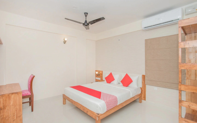 Отель Dollars Nest