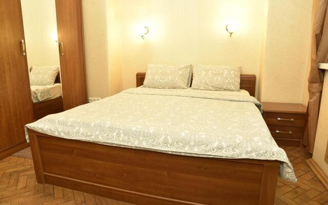 Na Pushkinskoy Flat