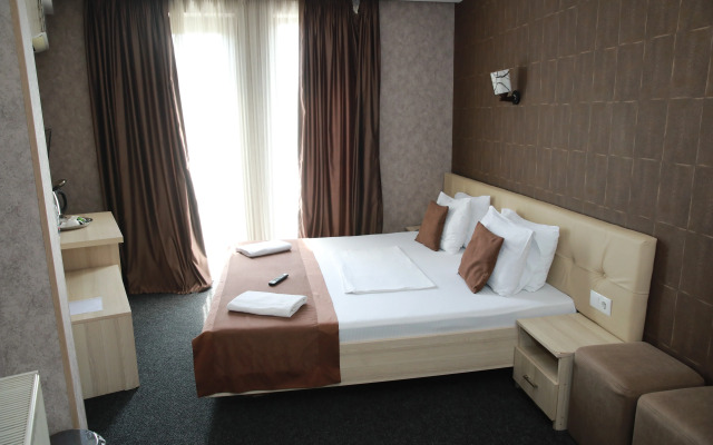 Voyager Hotel