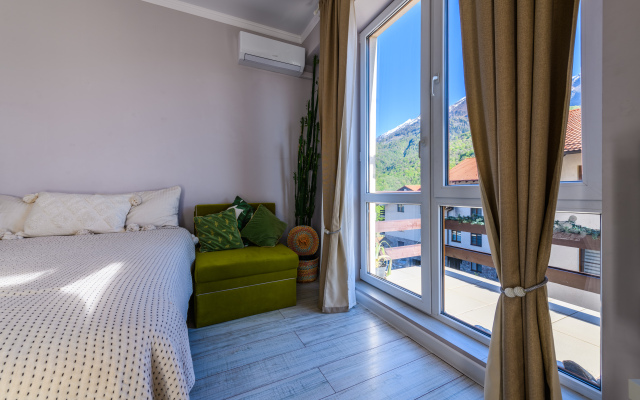 Oplot - Dvuhkomnatnye s krugovym balkonom 5 Apartments