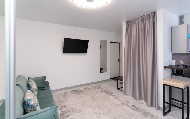 Апартаменты-студия 30 кв.м. с двуспальным диваном и панорамной зоной, 16 этаж