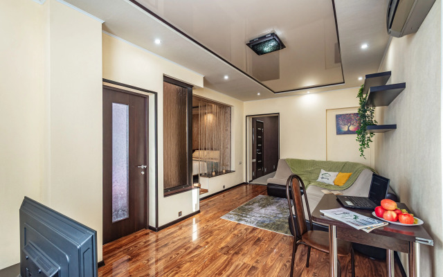 Квартира Комарова 12