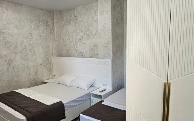 Апартаменты на Светлой 18 (101)