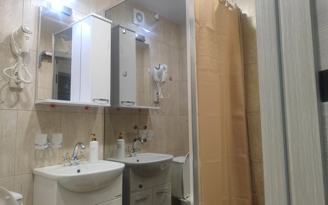 V Kislovodske  na ulitse Karla Libknehta Flat