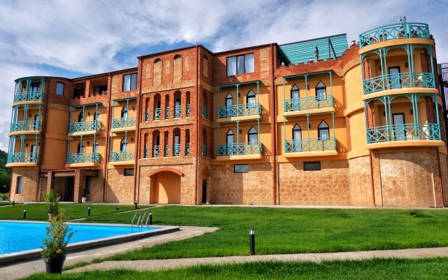 Burki Castle & Cellar Hotel