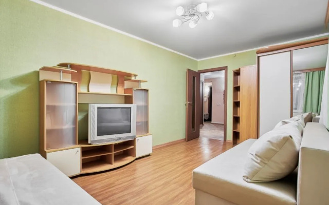 Na Pervomayskoy Ulitse 44 Flat