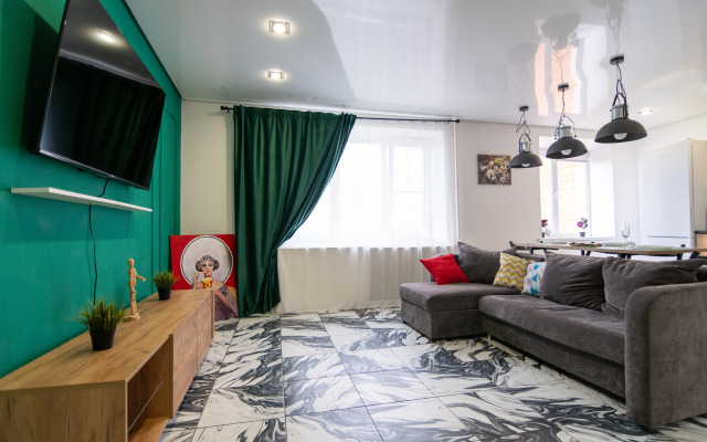 S panoramnym vidom na gorod Apartments