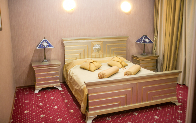 Mega Space Country Club Hotel
