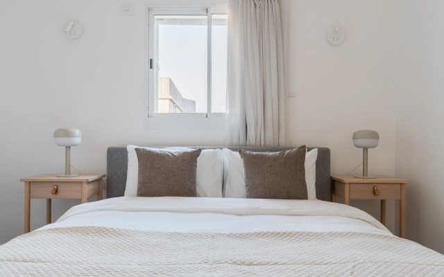 Blueground at Nahalat Byniamin High End Balcony ID33 Apartments