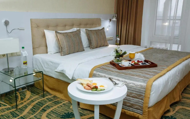Kazzhol Hotel