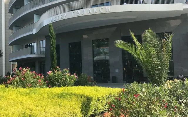 Chetyrekhkomnatnye Aktyor Gelaksi Apartments