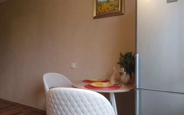 Na Naberezhnoy V Istoricheskom Tsentre Flat