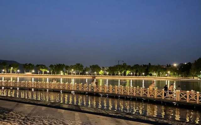 Квартира 2 -х Комнатная  у Озера