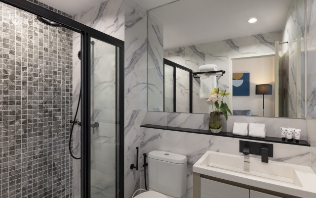 Oakwood Suites Tiwanon Bangkok Hotel