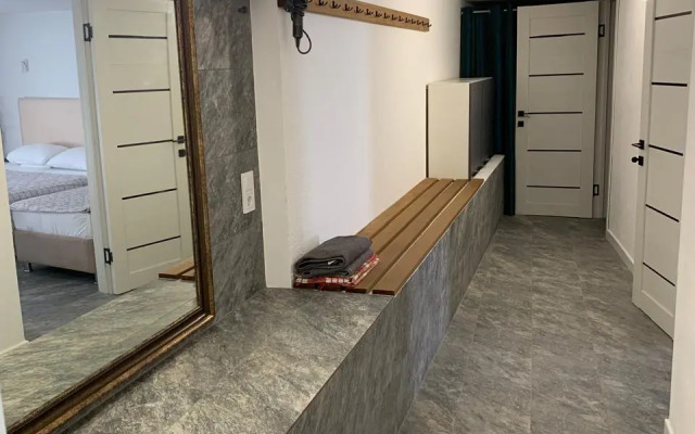 Taunkhaus 6-Mestny s Personalnym Basseynom i Baney Guest House