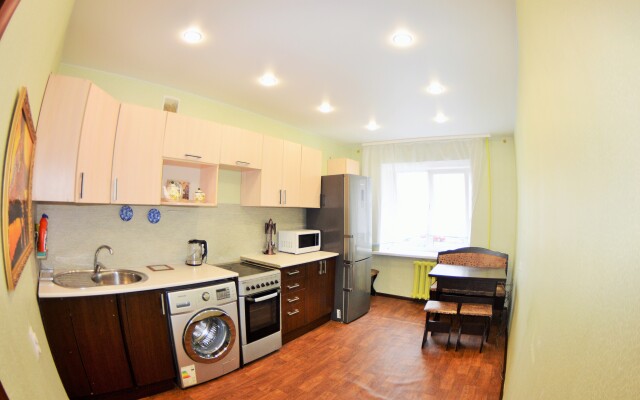 Апартаменты Двушка на Нижней Дуброве 21 а