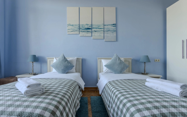 Апартаменты Стандартные с 3 спальнями и Балконом