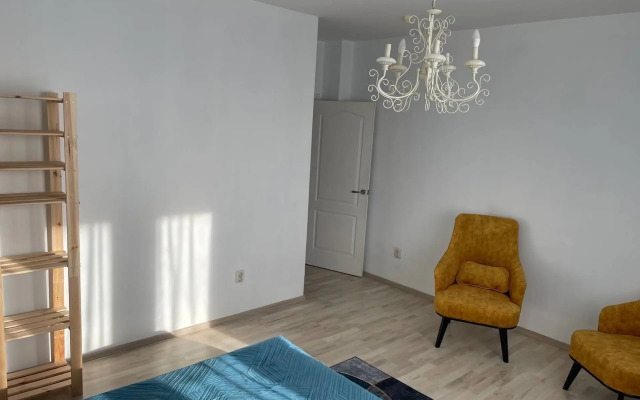 Na Ulitse Kashtanovaya Alleya 169 Flat