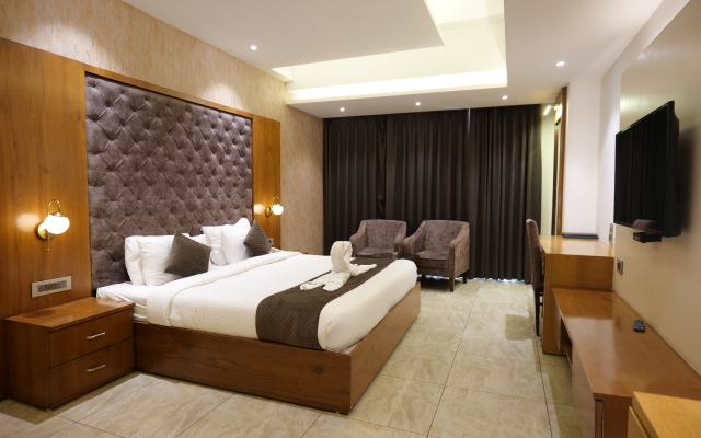 The Emerald Grand Hotel