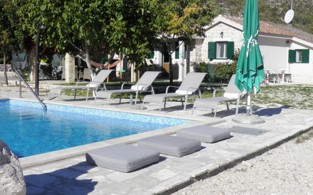 Вилла Villa with pool near Makarska