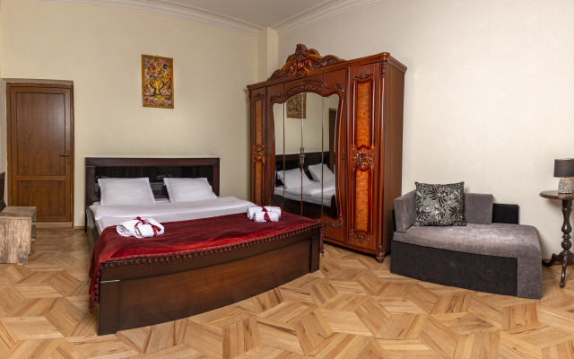 Vedzisi Garden Hotel
