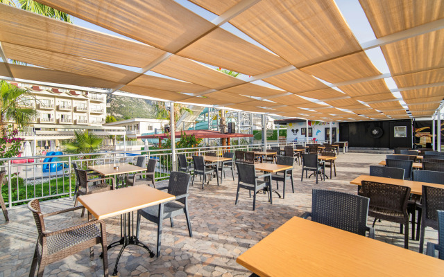 La Perla Kemer All Inclusive Hotel