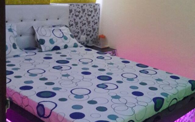 Отель Radha Krishna